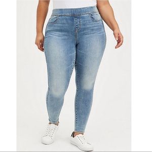 TORRID Lean Jean - medium wash